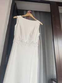 Продам свадебное платье 44 размер или возможен прокат