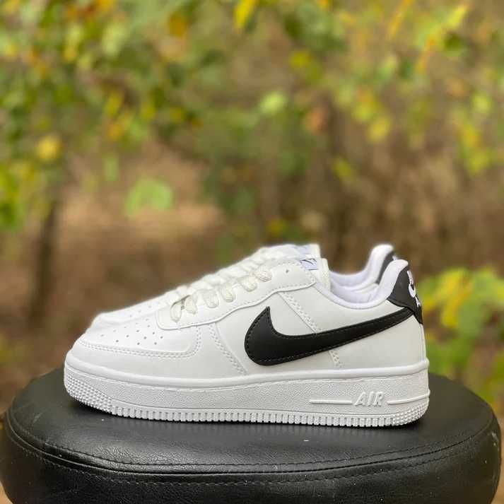 AF1 Low Alb-Negru