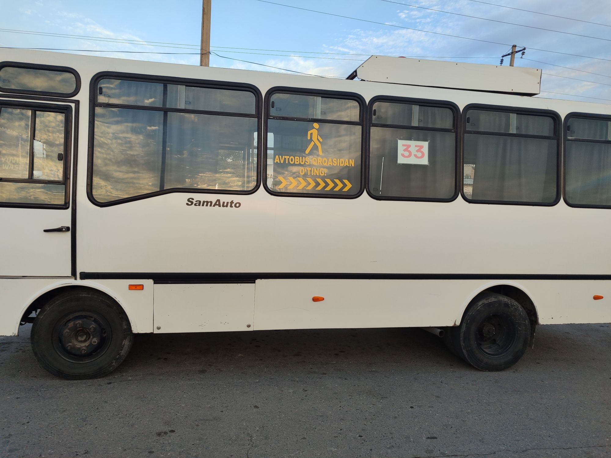 Samavto yoʻlovchi tashuvchi aftobus