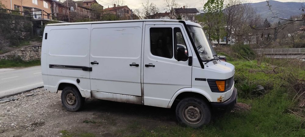Бус Мерцедес 207