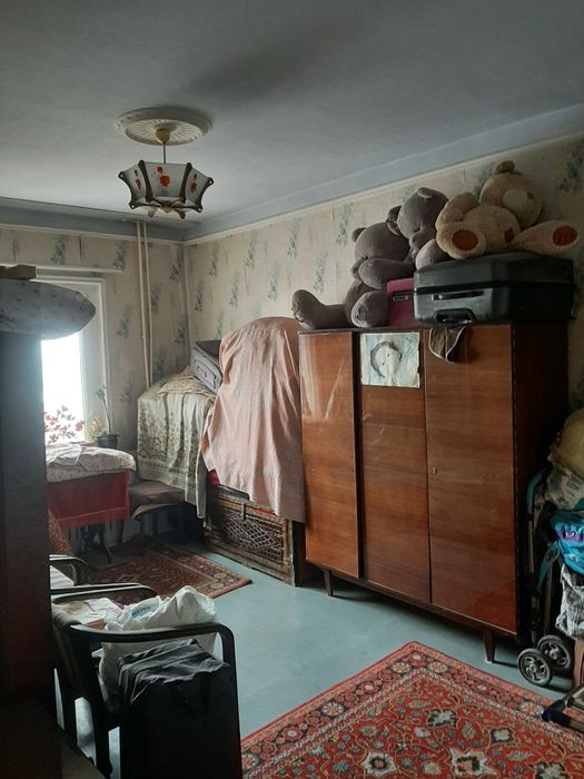 Продаётся своя квартира 5/8/9, риэлторов прошу не беспокоить.