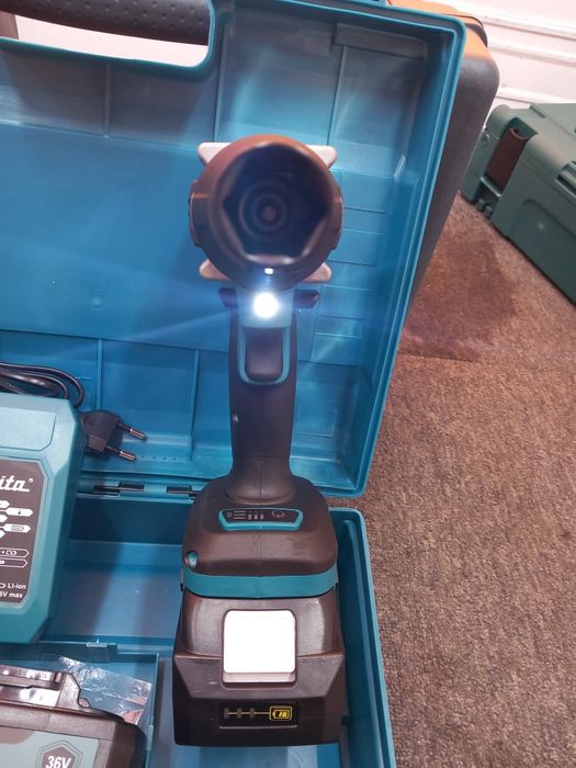 Pistol de impact MAKITA cu acumulatori de 36v si 8 ah