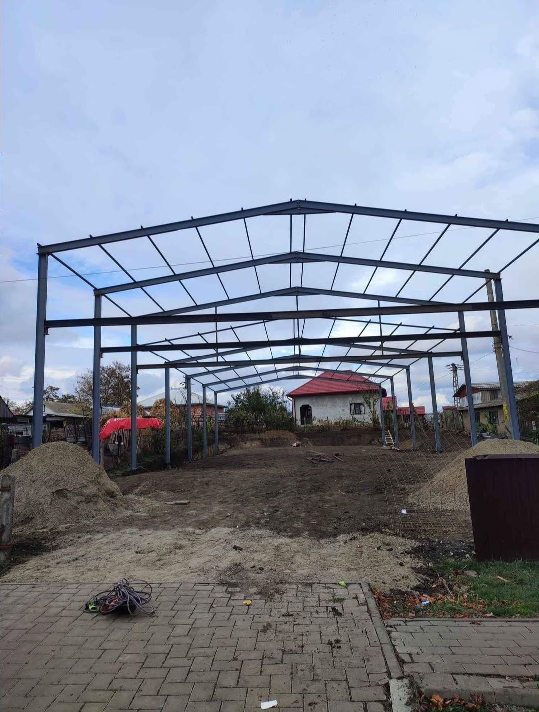 Vând hală metalica pe comanda clientului