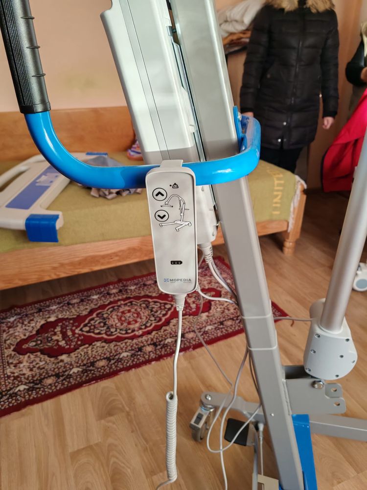 Dispozitiv electric de ridicare pacienti