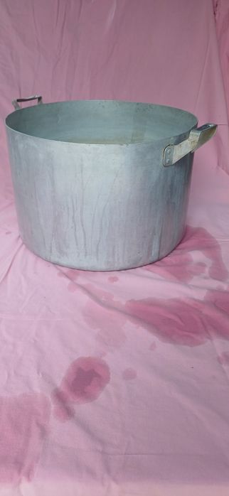 Ковш 10 литров , кастрюля  20 литров