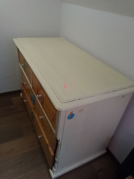 Comoda veche restaurata transformata in dulap ptr copil