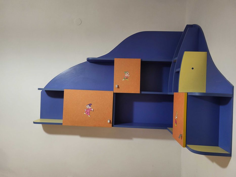 Голяма детска ъглова етажерка