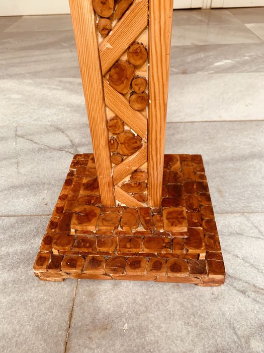 Шведски ретро дървен постамент