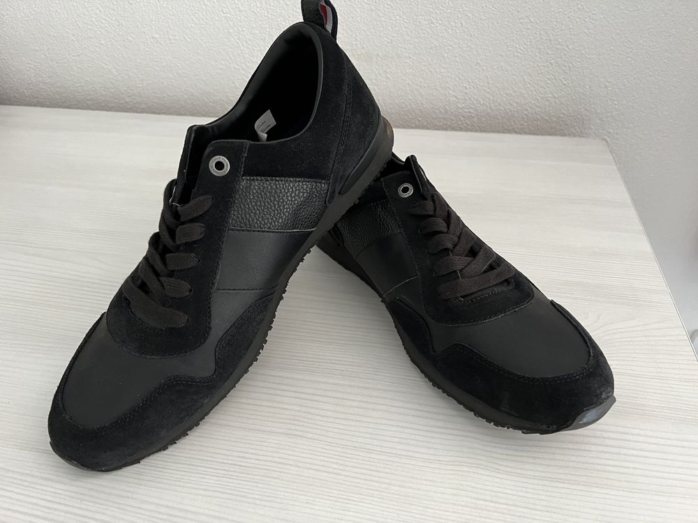 Нови!! Продават се мъжки обувки Tommy Hilfiger