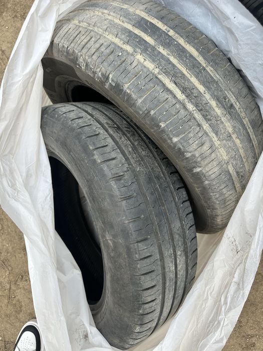 Vand 4 cauciucuri vara pret per bucata