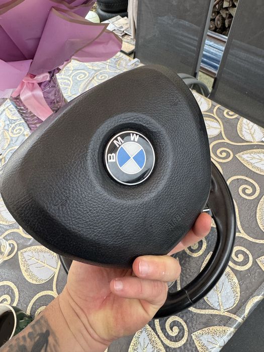 Volan bmw f10 in stare foarte buna