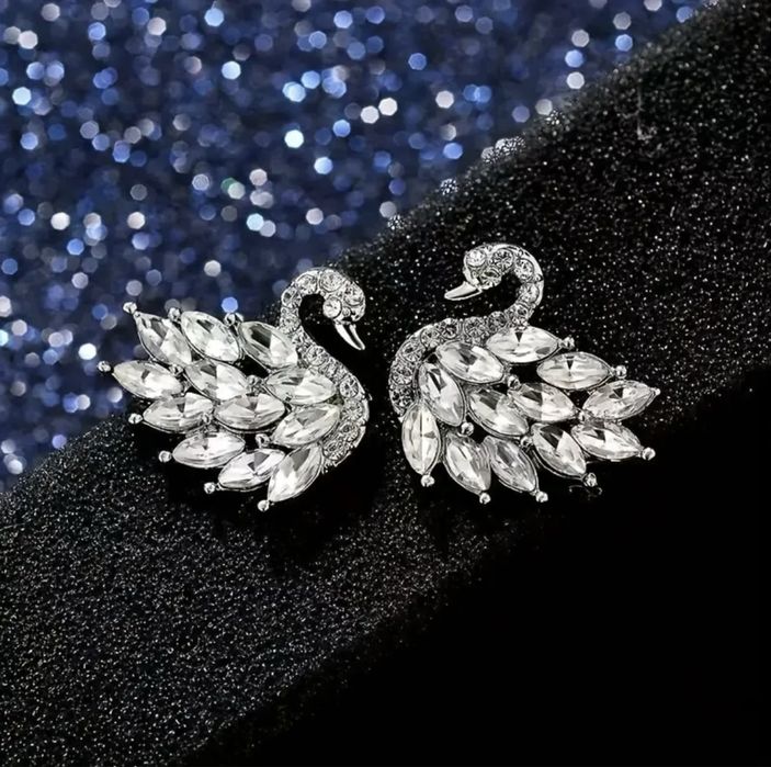 Колиета и обеци с камък Swarovski