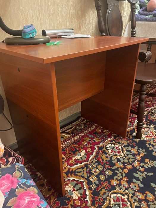 Продам стол. Б/у.