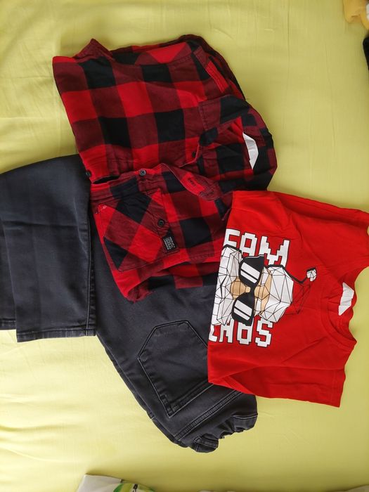 Запазени дрехи за момче. Размерите са 134-140