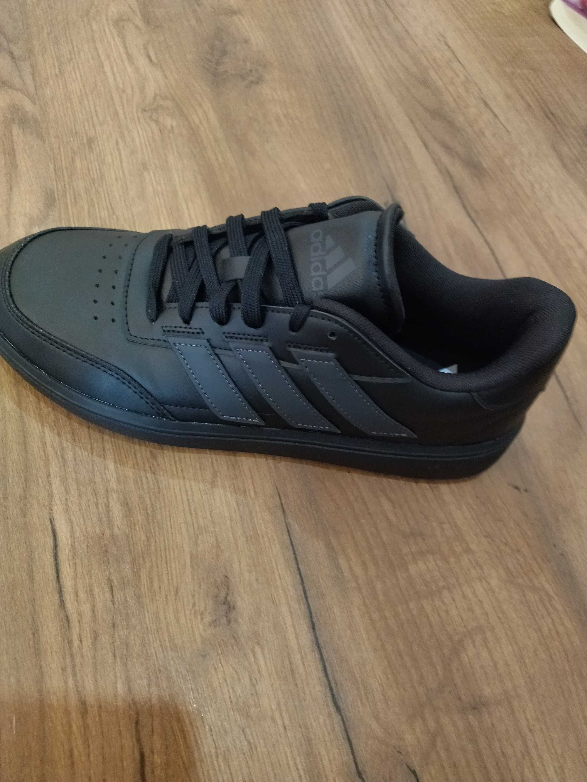 Кроссовки adidas