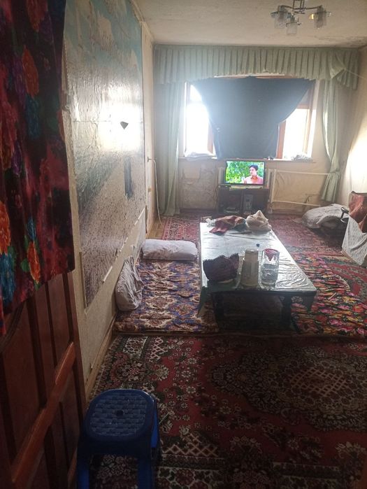 Buxoro shahar markazidan 5 xonali kvartira sotiladi