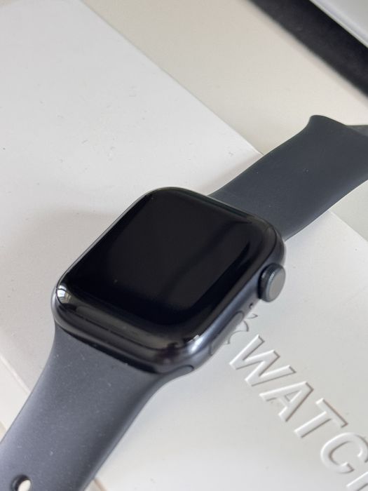 Практически новые Apple Watch 7 series 41mm