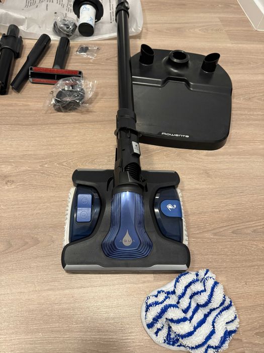 Aspirator vertical fara fir Rowenta, varianta Aqua. Aspira si spala!