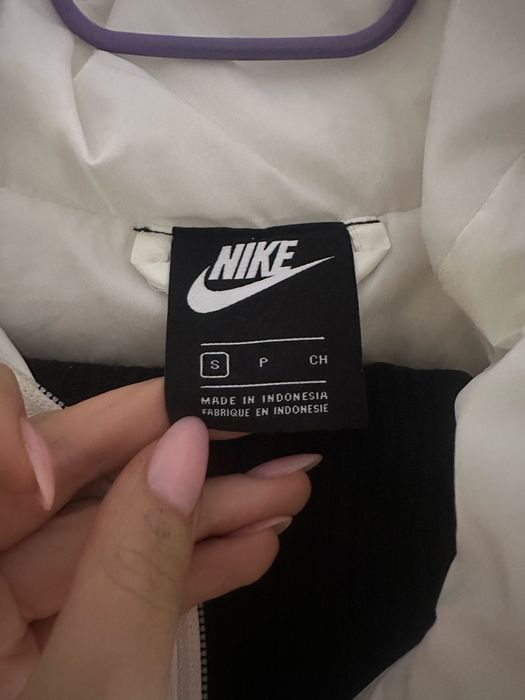 Дамско яке Nike