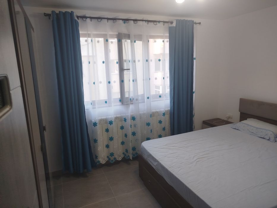 Vând apartament complet mobilat și utilat