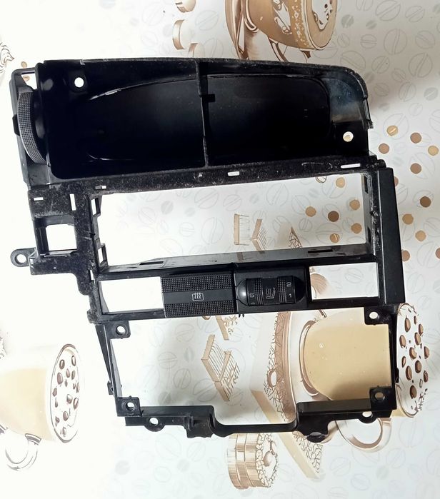 Рамка центральной консоли Passat B-4 Golf-3