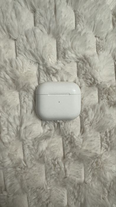 Продавам ОРИГИНАЛНИ слушалки airpods 3gen.