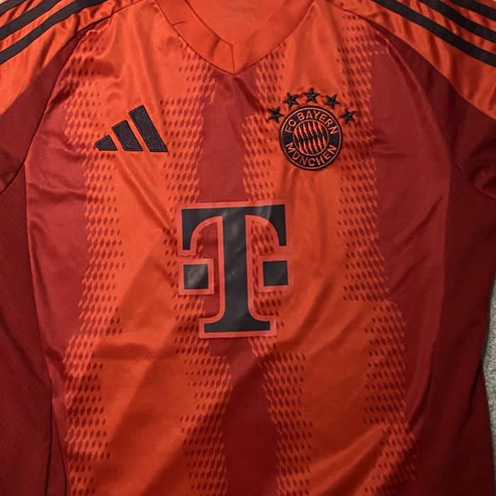 Tricou FC Bayern München – mărimea M