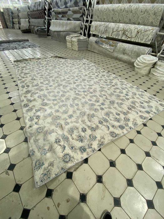 Ковер Длина 4.2 метра, Штртна 3.2 метра. Новый не подошел размер