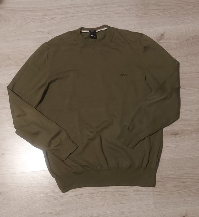 Boss пуловер L размер