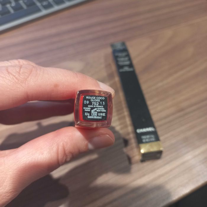 Гланцове на  Chanel