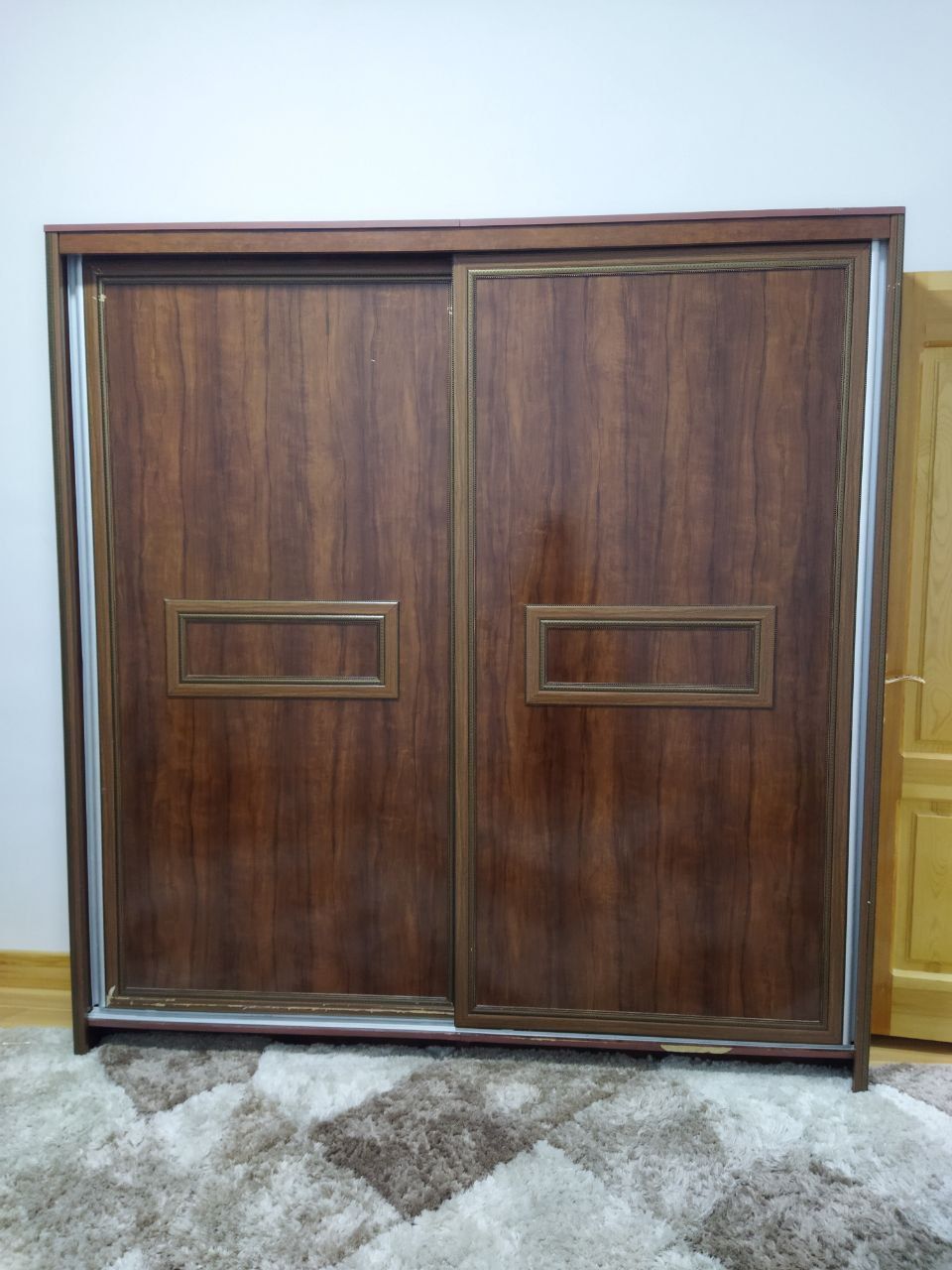 Mebellar sotiladi 2ta mebel