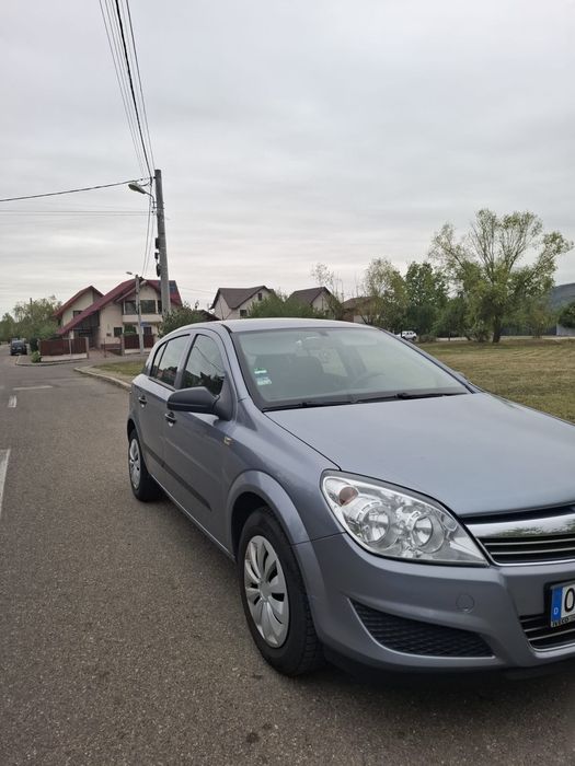 Opel Astra H Sedan