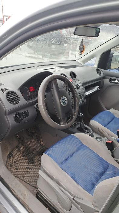 Vând Volkswagen caddy