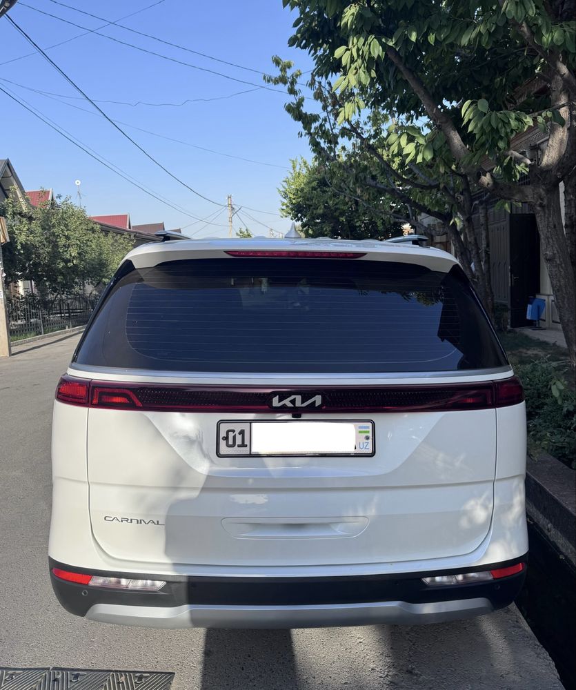 Kia Carnival 2023.