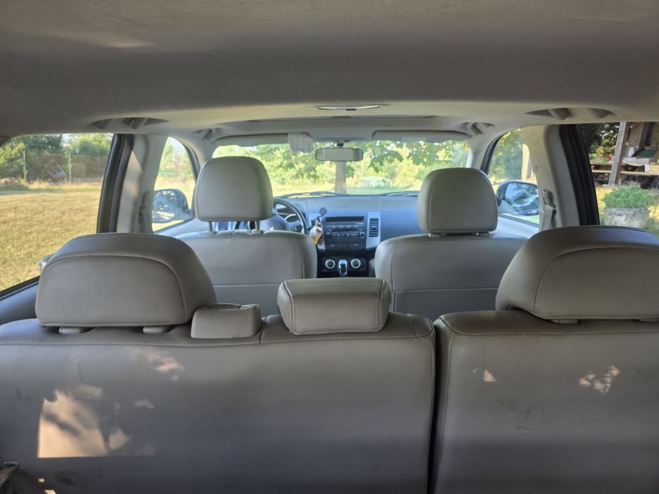 Mitsubishi outlander numai 2 propretar