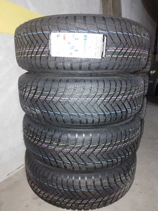Метални джанти 6,5Jx17, 5х110, ЕТ 38 със зимни гуми 215/65R17