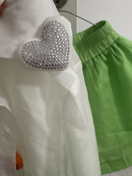 Camasa si pantaloni compleu noi model deosebit masura M