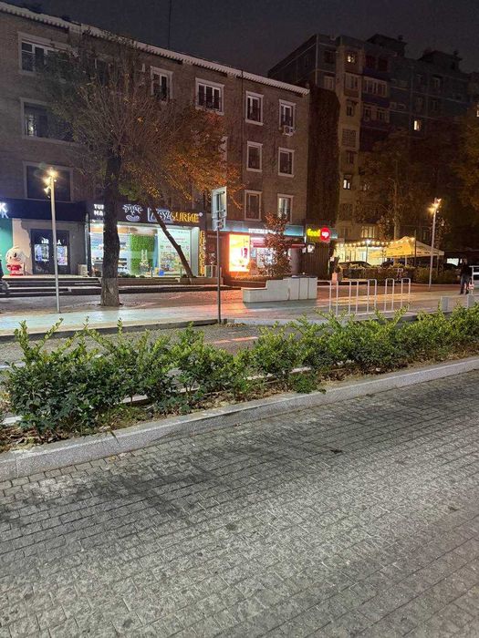 Сдаётся просторное коммерческое помещение в центре города Ц-1, 1 линия