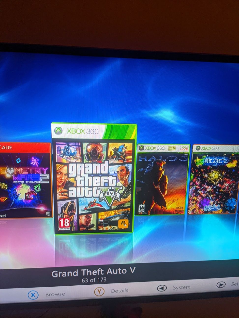 Xbox 360 500GB Aurora 170 игри цели качени на харда