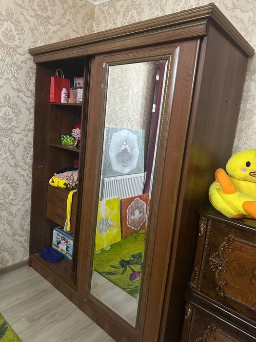 Shkaf sotiladi mdf korevhniviy spalniy prixojagayam turi keladi