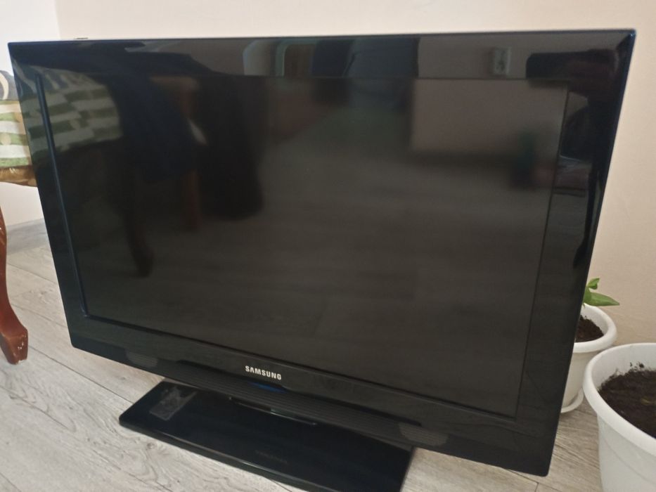 Продам телевизор