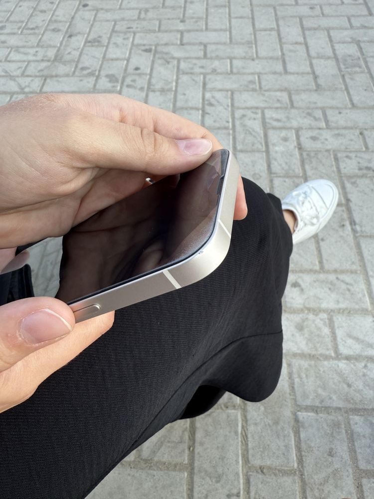 Продавам Iphone 13