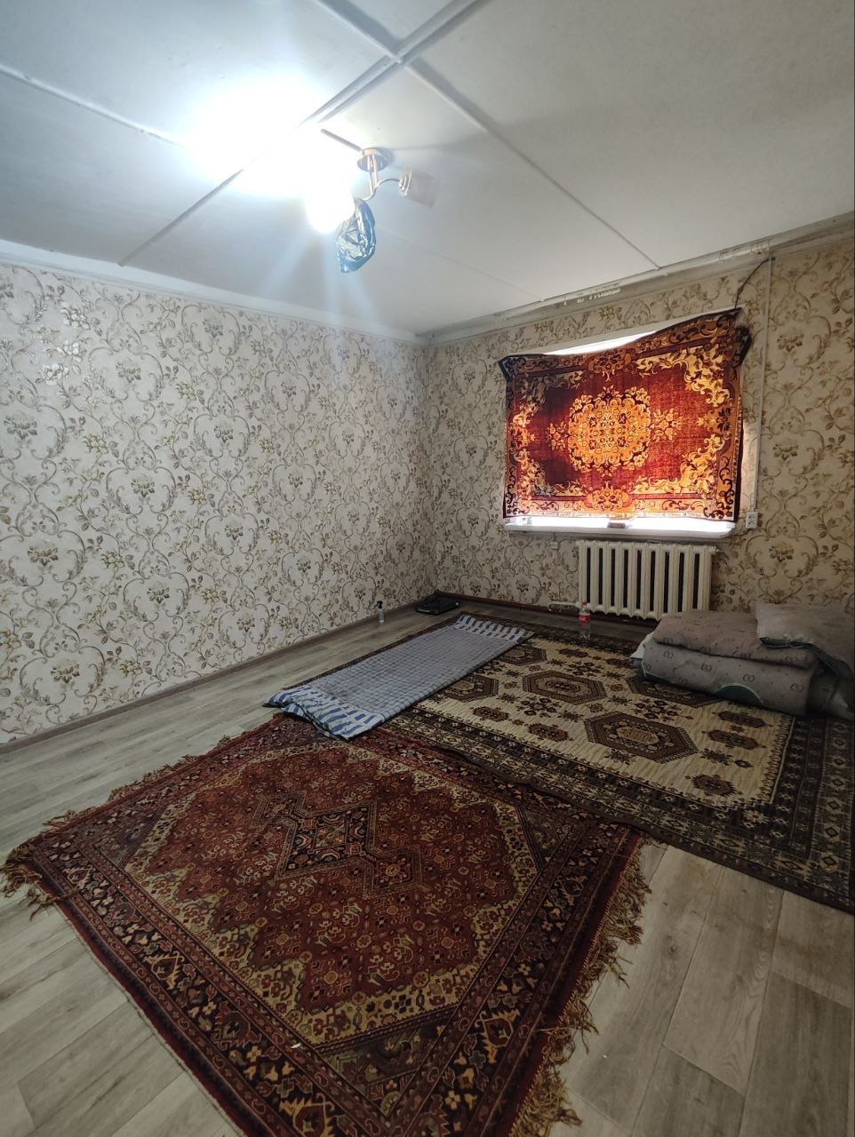 2 х комнатную Сергели Спутнике 9. Аренда в деревянном доме с огородом