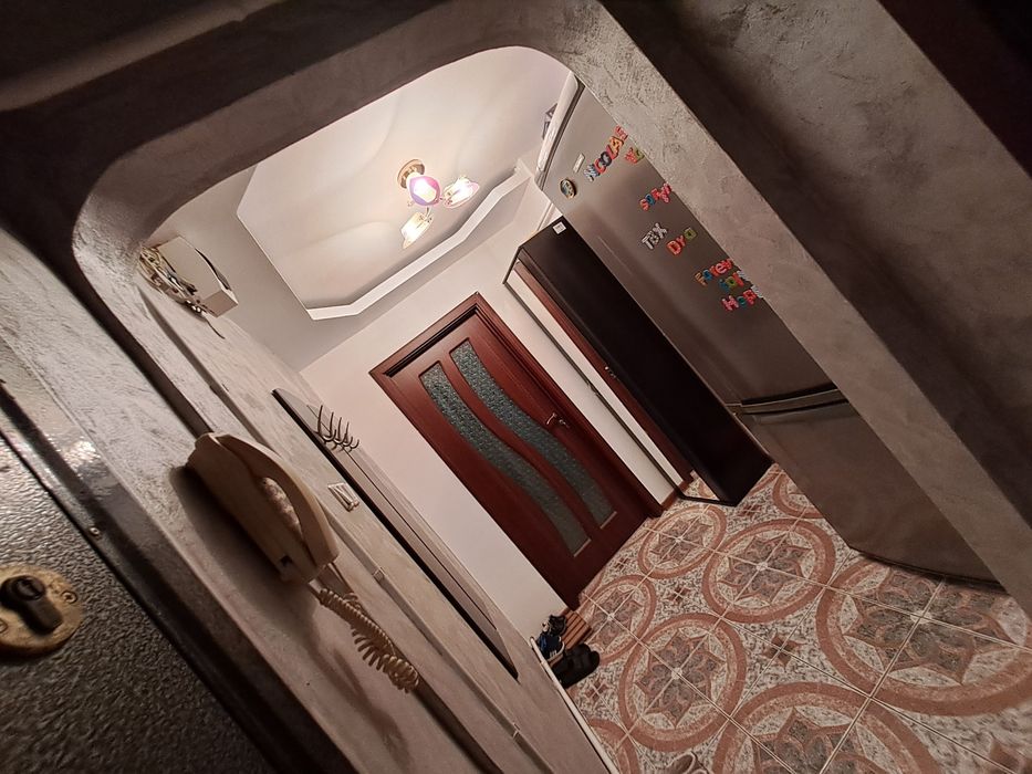 Vand apartament 3 camere etaj 2