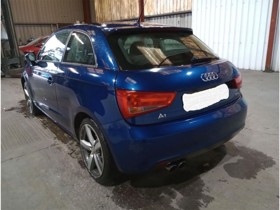 Set fete usi Audi A1 2011 HATCHBACK 1.4 TSi CAXA