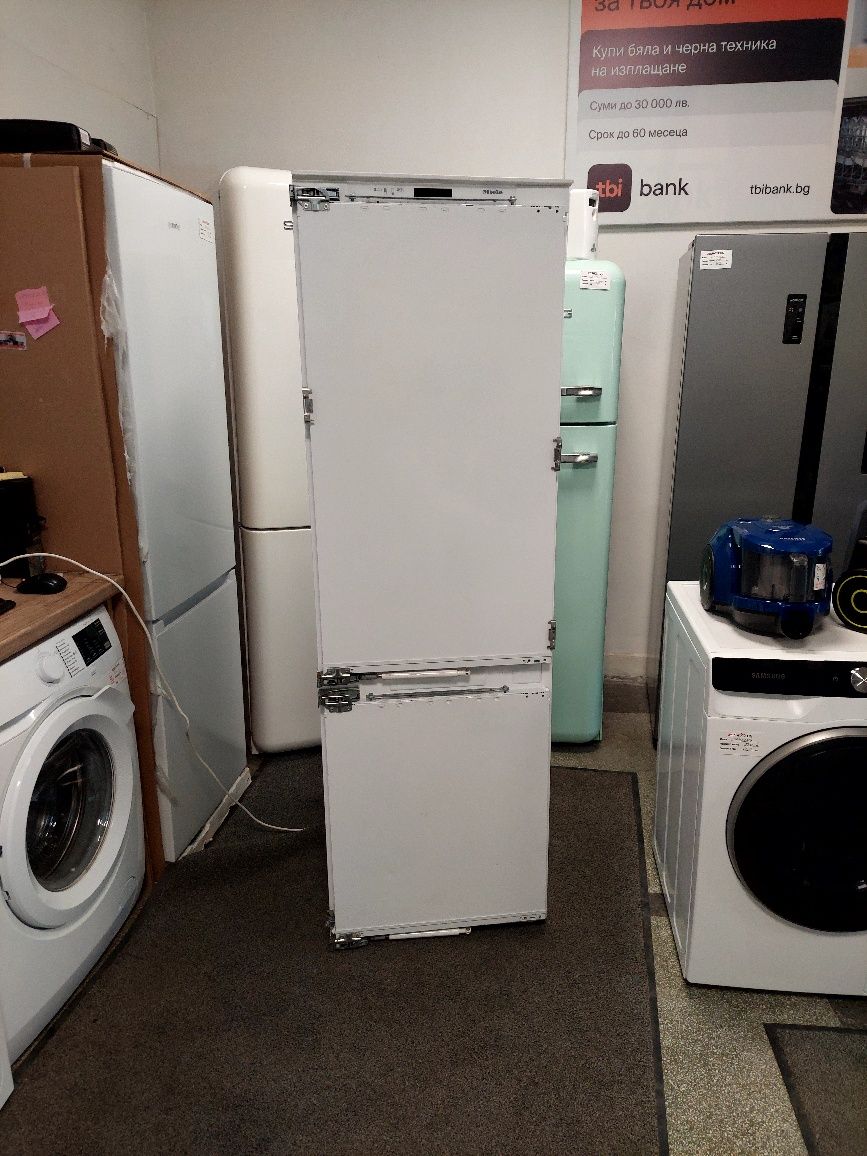 Хладилник за вграждане MIELE KFNS 374 Flexi Light32 iD , 261 литра , 1