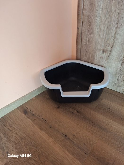 Litiera pentru pisici pentru colt