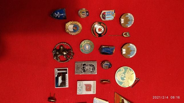 Colecție insigne vechi românești și rusești