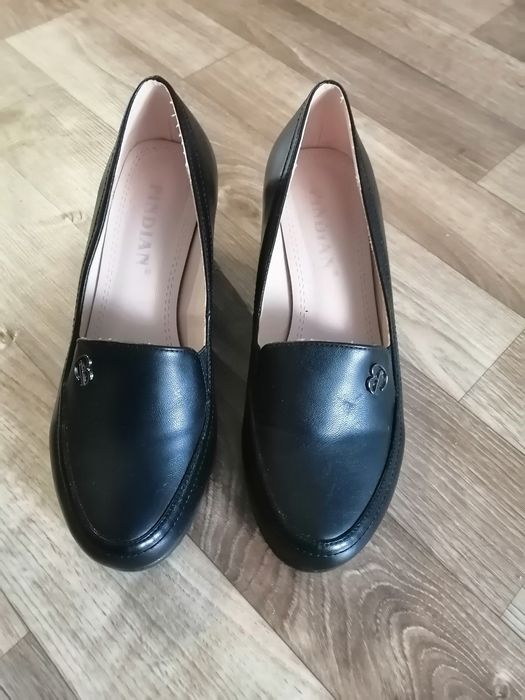 Продам туфли женские