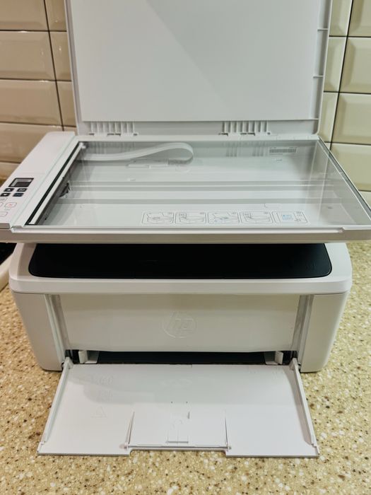 HP LaserJet Pro MFP M28w лазерный Мфу в идеальном состоянии.